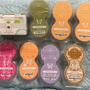 NEW Scentsy Mini Fan Diffuser in Gray & 14 Pods